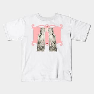 Vintage artist girl posing Kids T-Shirt